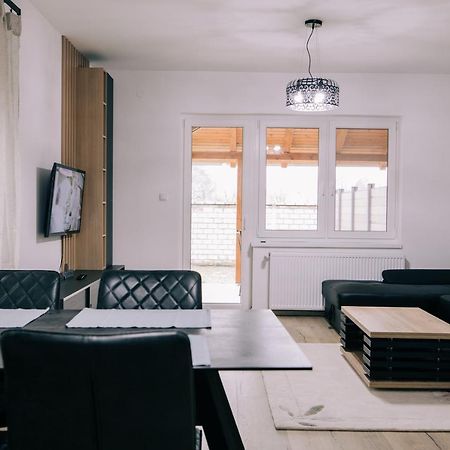 Tulip Guest House Ii. ปาลิช ภายนอก รูปภาพ