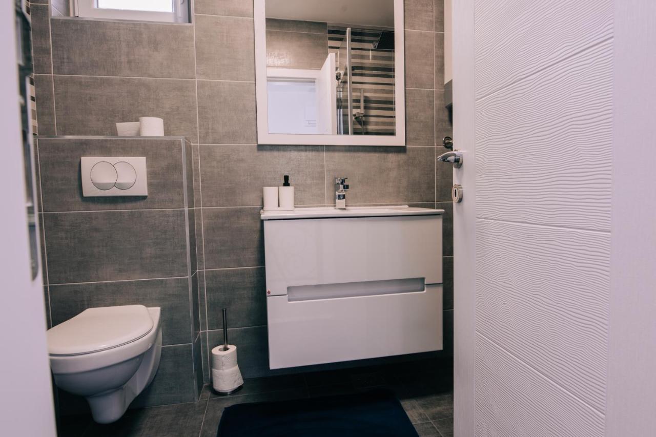 Tulip Guest House Ii. ปาลิช ภายนอก รูปภาพ
